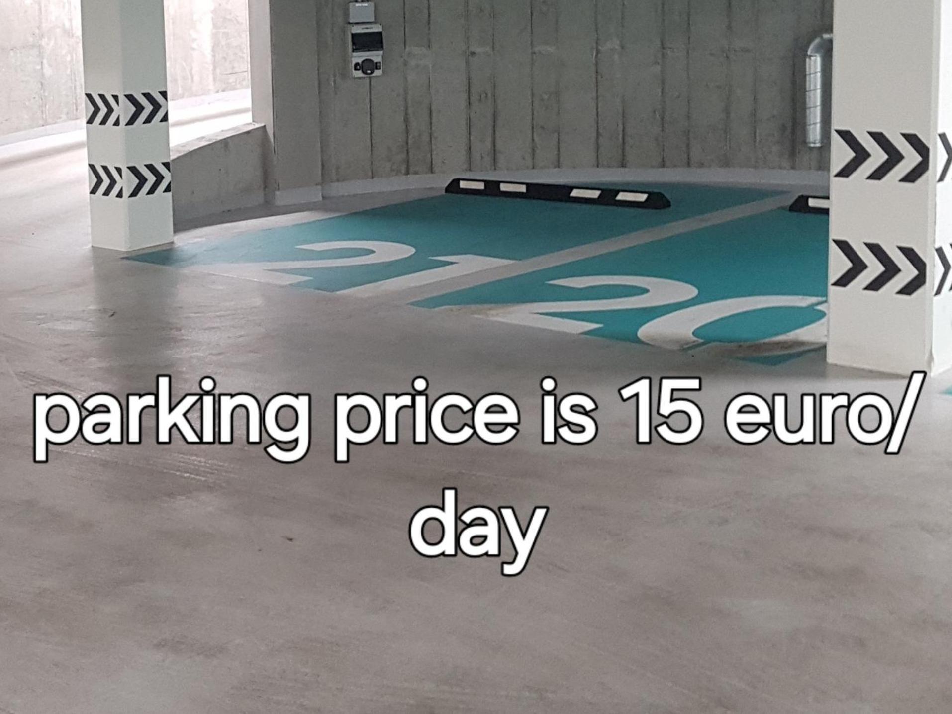 Happy Inn Emporia, Self Chek-In, Parking In The Underground Garage VNO Eksteriør bilde